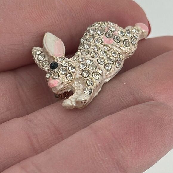 VTG Easter Rhinestone Pave Adorable Peter Cottontail Bunny Brooch - Picture 2 of 11